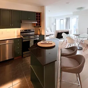 Apartment/2bedrooms/2 Full Bathrooms/free Parking Apartment Toronto